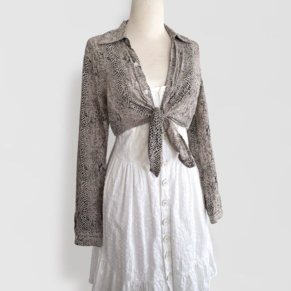 Vintage 100% Silk Snakeskin Button Down Shirt Sz M Animal Print Beige Black - Picture 6 of 7